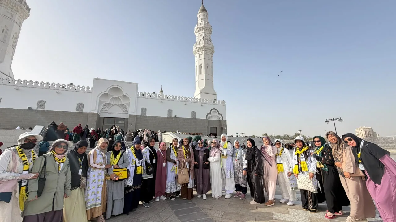 Jemaah Marhumi Abadi saat ziarah